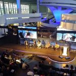 Palco de convenção com tradução simultânea